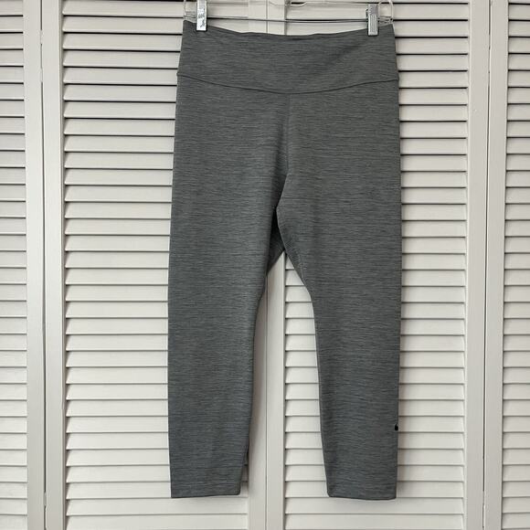 Nike Heather gray capri leggings, mid-rise, hidden small pockets, Soft, size L - Picture 1 of 8